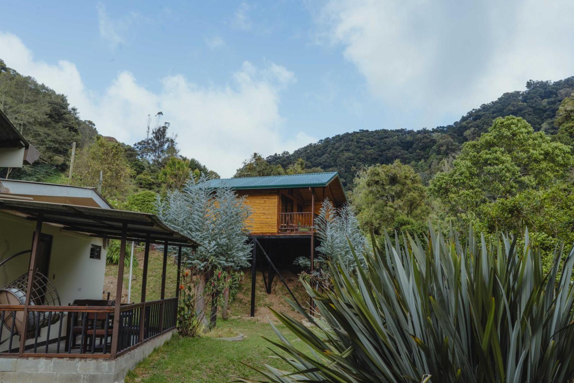 Cabinas El Quetzal San Gerardo de Dota Bagian luar foto